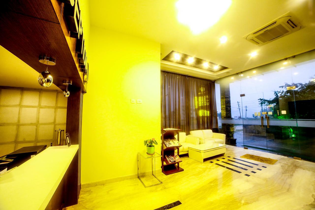 D Breeze Suites Devanahalli Екстер'єр фото